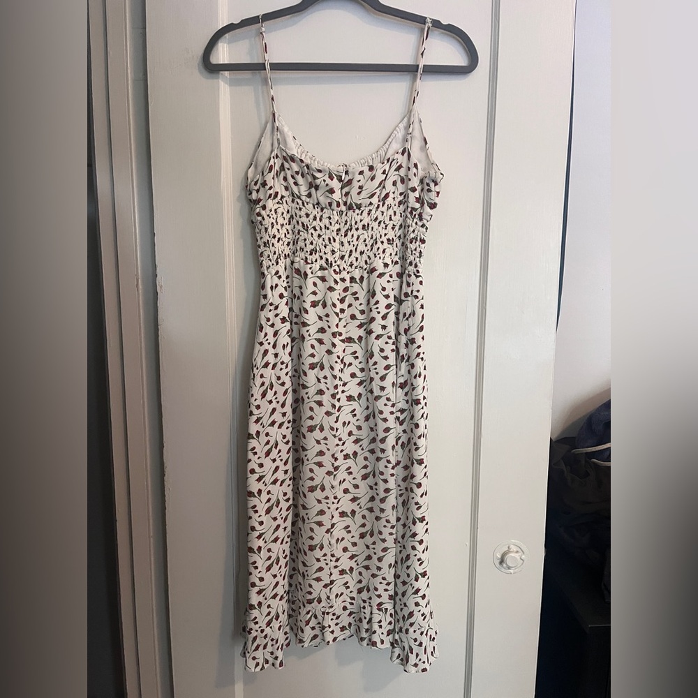 Reformation Genie Dress
Midi length, Rose Print Size 12 - Picture 3 of 5
